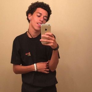 Meet your Posher, Ismael